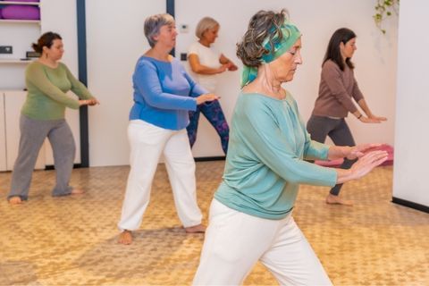 Tai chi qi gong (werken aan evenwicht en lichaamskracht)